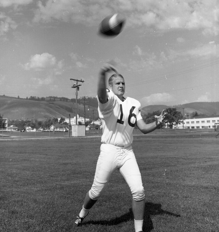 1968 Football Player 07