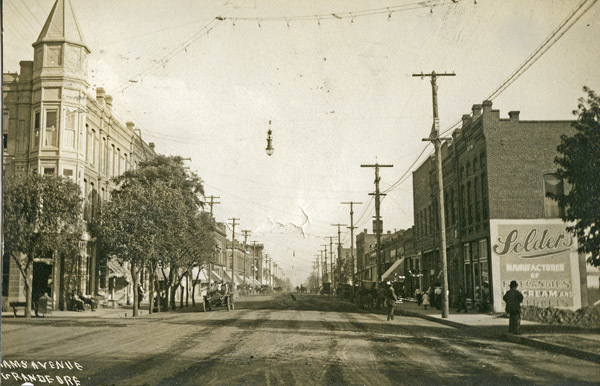 La Grande, Street Scene 11