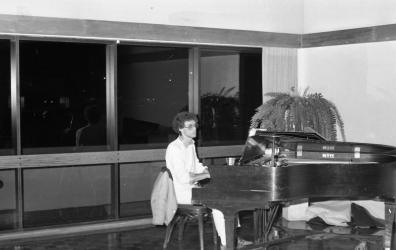 1982 Pianist