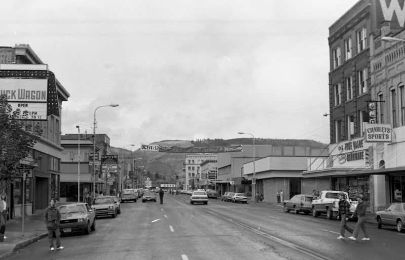 1985 Octoberfest, Street Scene 01