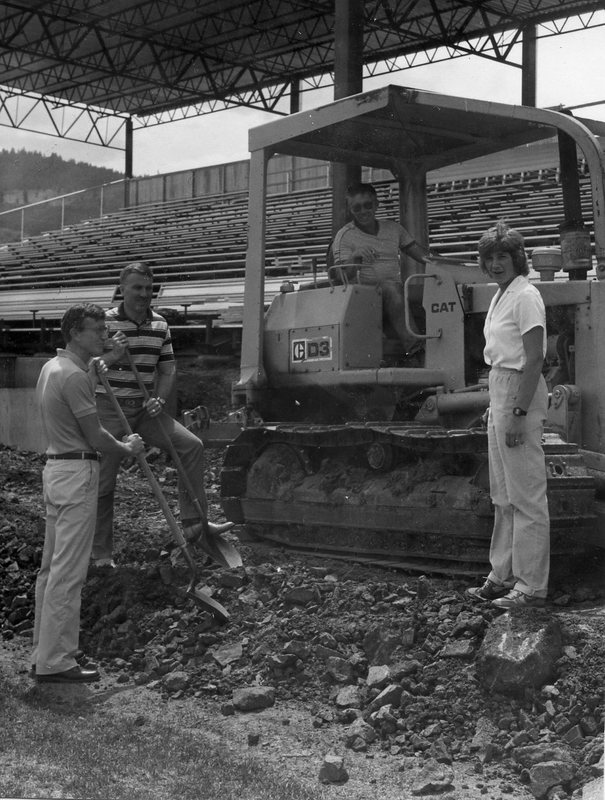1984 Stadium Construction 01