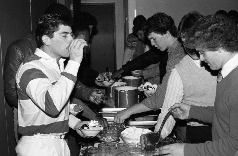 1984 Awards, Football Social 02