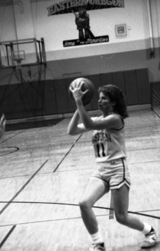 1987 Women's Basketball Action, George Fox at EOSC 33