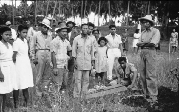 Binmaley Cemetery Funeral 3