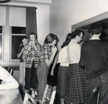 1953-54 Residence Life, Dining