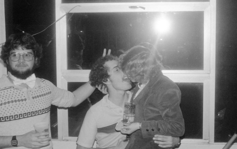 1983 Students, Kissing