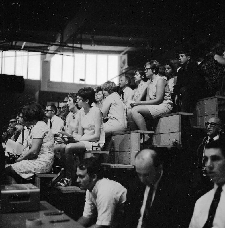 1970 Graduation, Audience 02