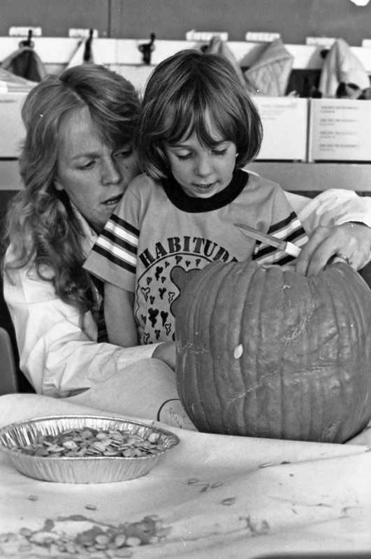 1985 Ackerman Elementary School, Pumpkins 05