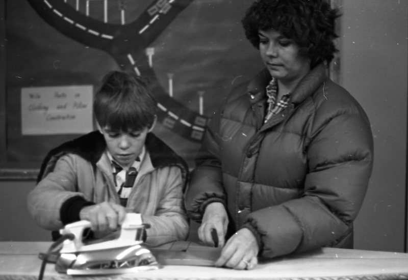 1981 Ackerman Elementary Sewing 01