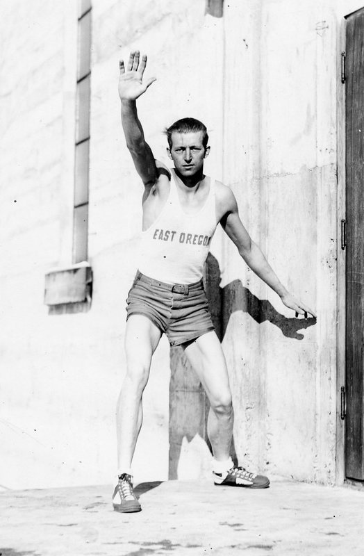 1932 Basketball Player 1