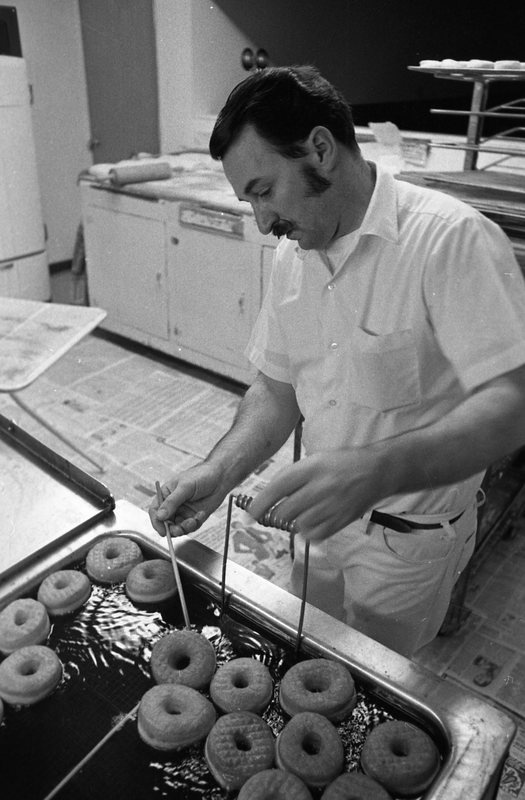 1974 Employee, Unidentified Cook 01