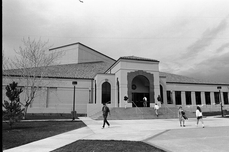 1991 Students, Walking 43
