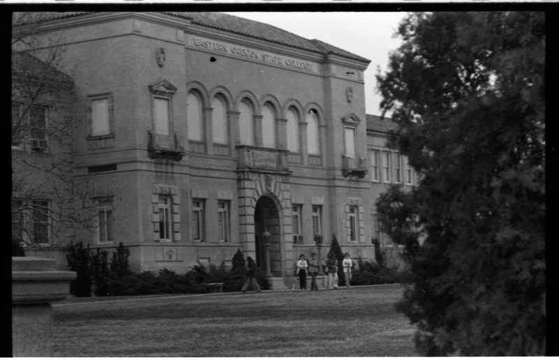 1976 Inlow Hall Entrance 1
