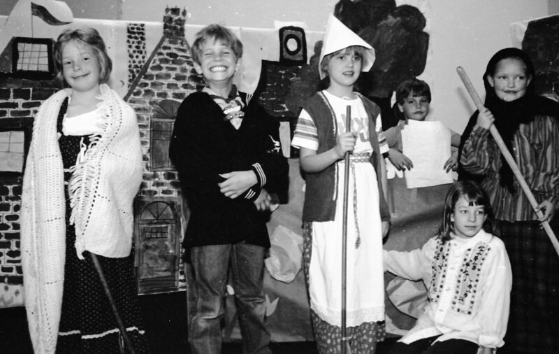 1987 Ackerman Elementary School, Skit 08