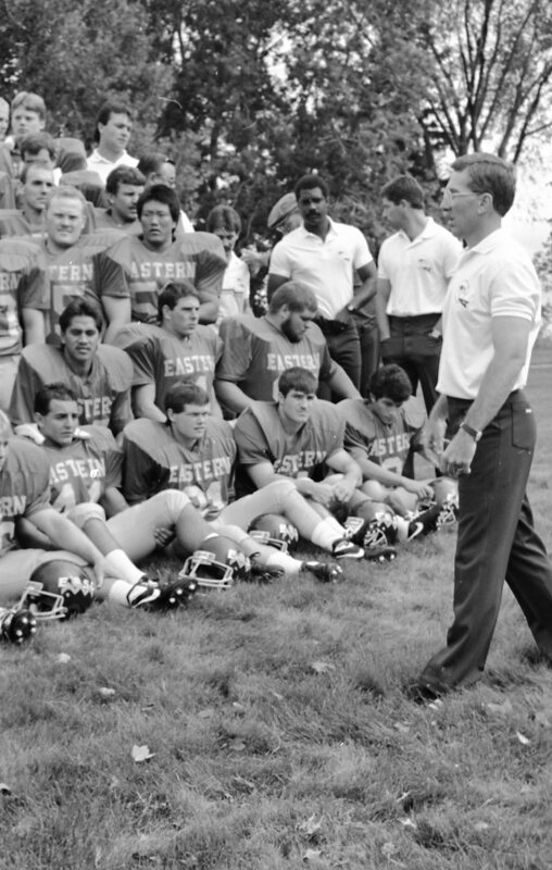 1986 Football Team, Set-up 09