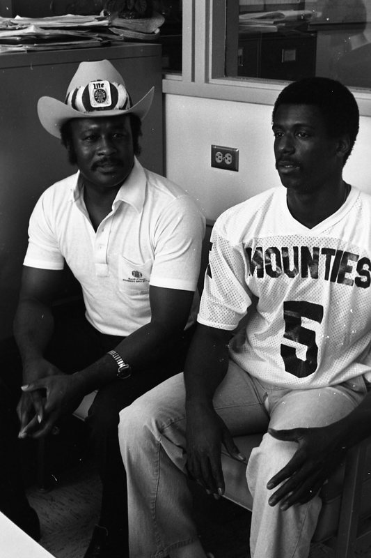 1982 Football, Havan Jones Going Pro 04