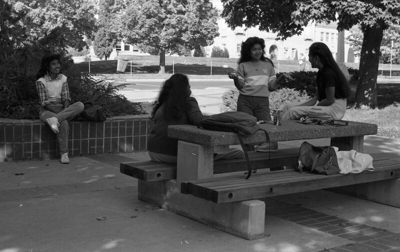 1984 Students, Outdoors, Campus Shots 04