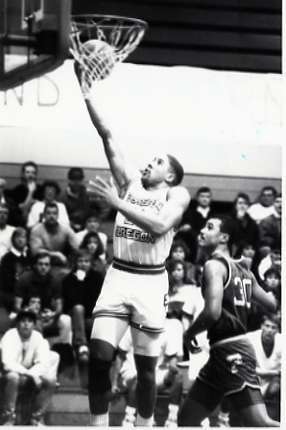1990 Basketball Action