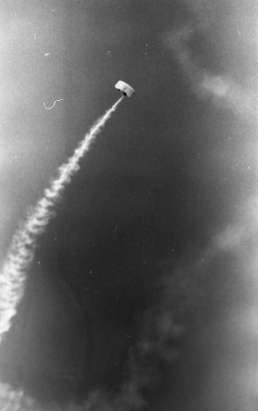 1987 New Student Days, Parachutist 06