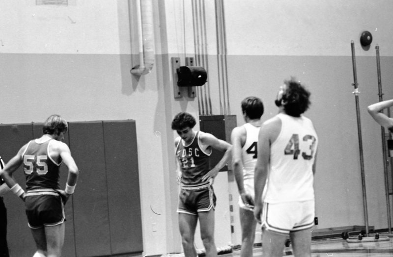 1980 Basketball, Alumni Game 01