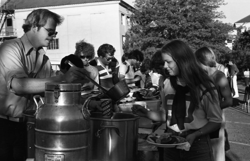 1980 New Students, BBQ 02