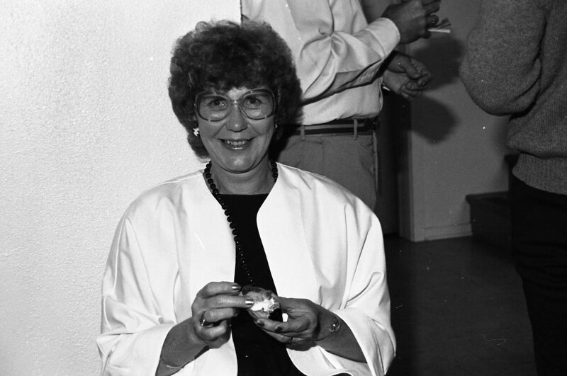 1986 Employees, Reception 27