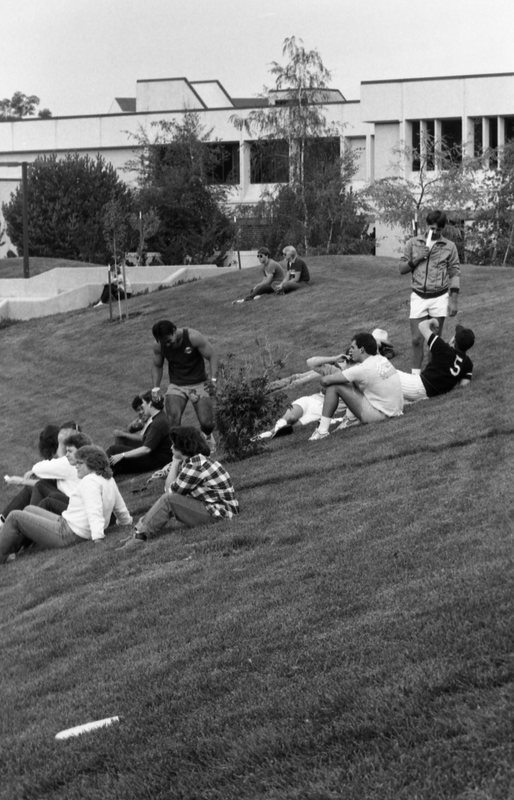 1985 Volleyball, New Students 04
