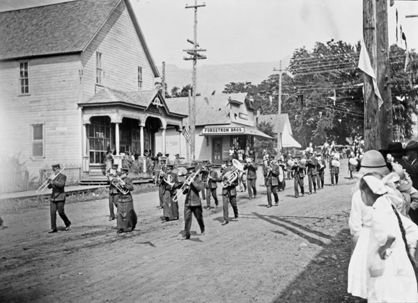 Cove, Cherry Fair Parade 3