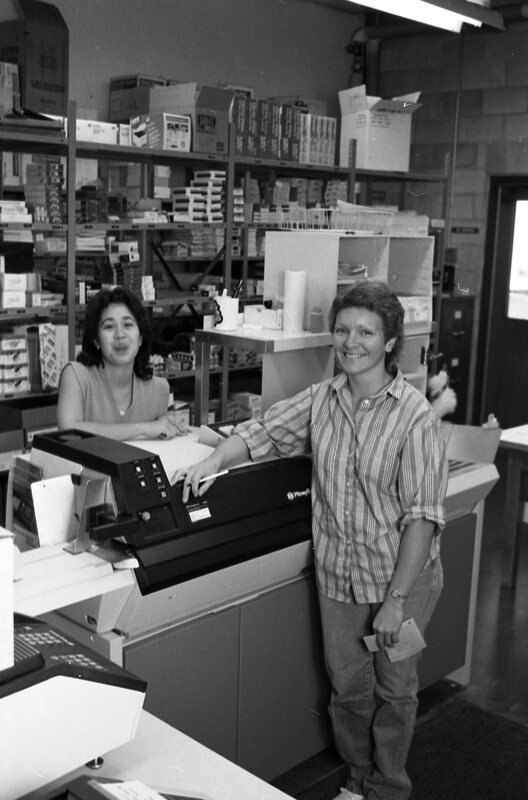 1985 Employees, Campus Mail 04