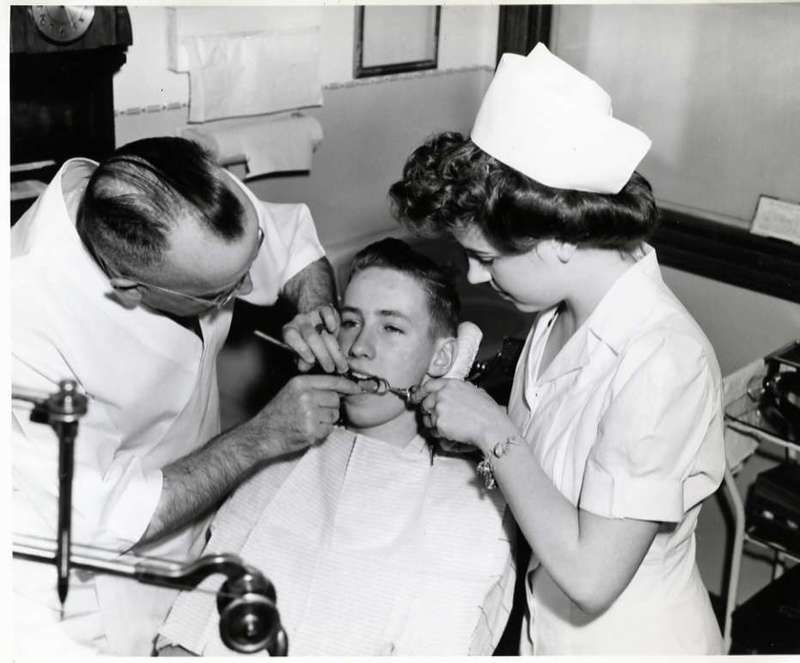 40's Nursing Dentistry
