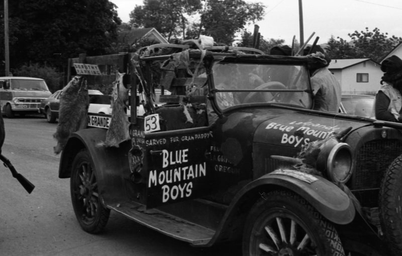 1981 Eastern Oregon Livestock Parade, Blue Mountain Boys 02