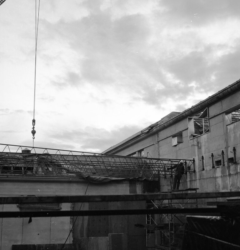 1971 Walter M. Pierce Library Remodel, Roof 04