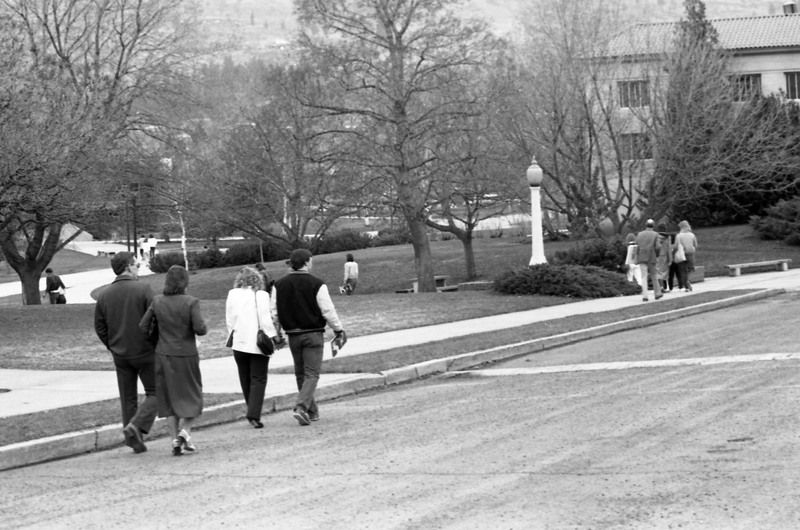 1986 Students &amp; Employees, Walking 01