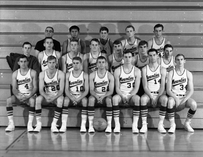 1967 Basketball Team 02