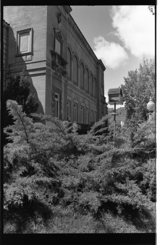 1989 Inlow Hall Birdfeeder 02