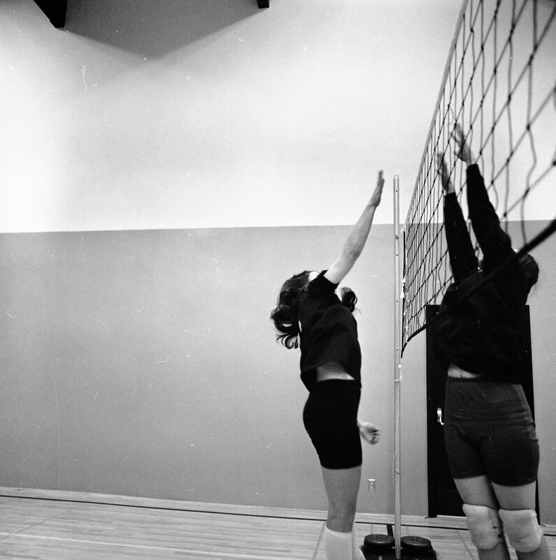 1972 Volleyball Action 17
