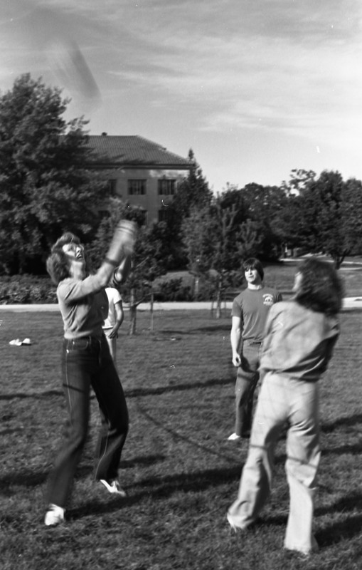 1981 Volleyball, New Students 13