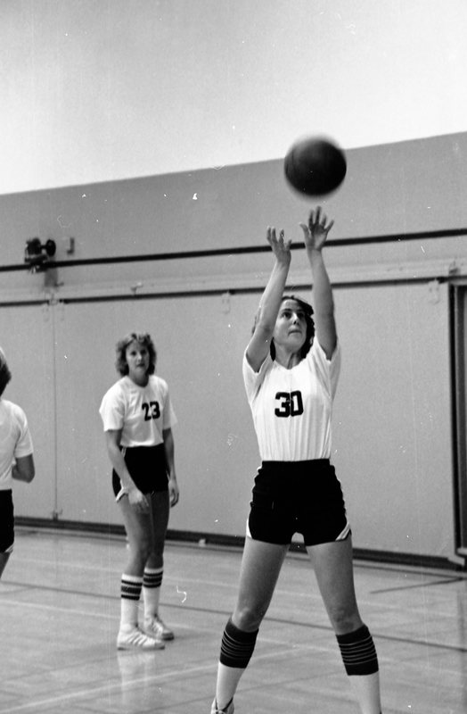 1980 Women's Basketball Action 13