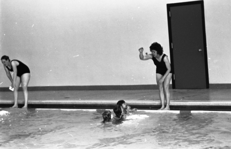 1976 Swimming Lessons 02