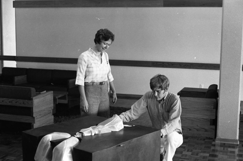1976 Employees, Box