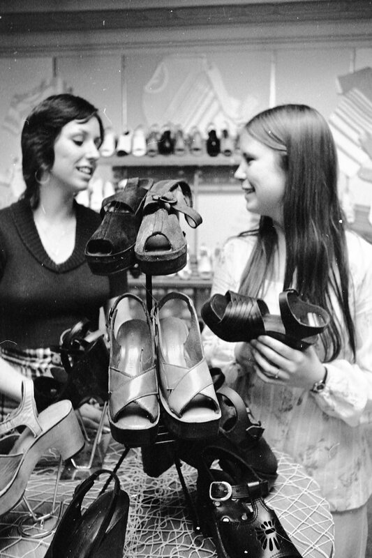 1974 Students, Shopping C 04
