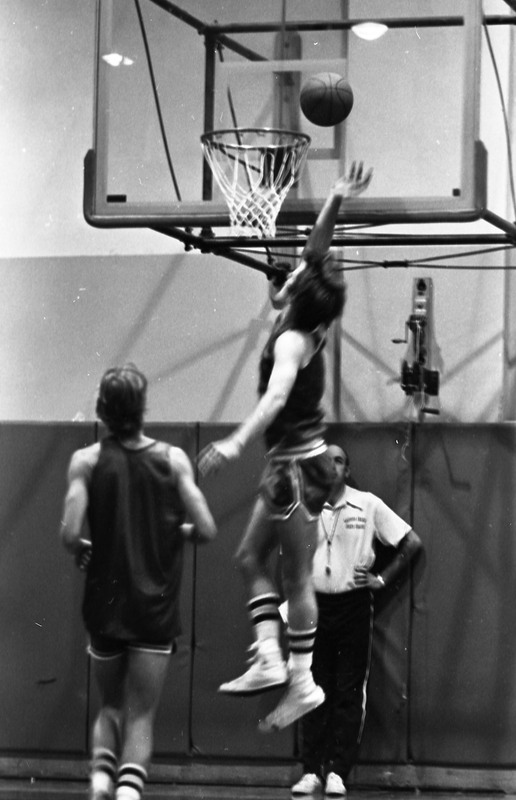 1977 Basketball Practice 05