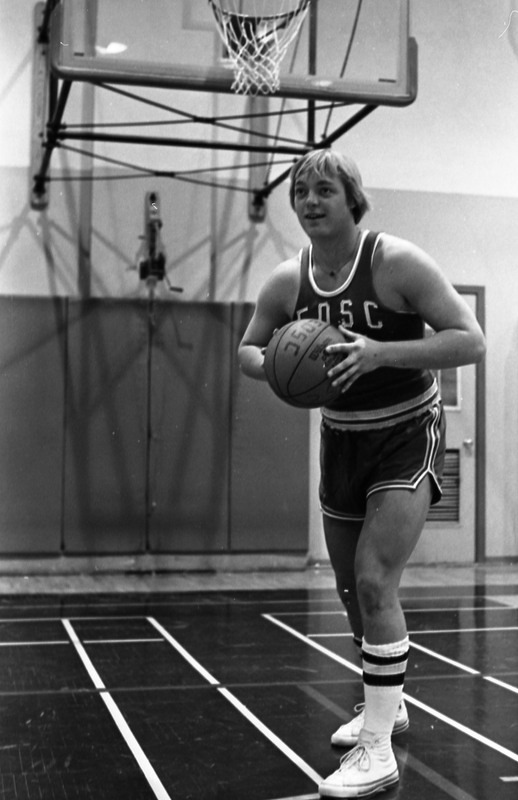 1977 Basketball Player 07
