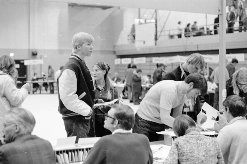 1972 Winter Registration Day 08