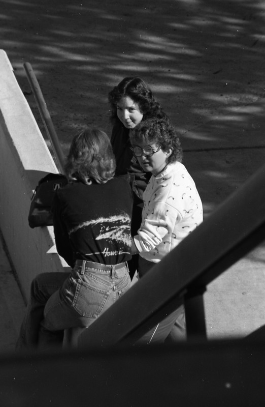 1985 Students, September Outdoor Candid Shots 05