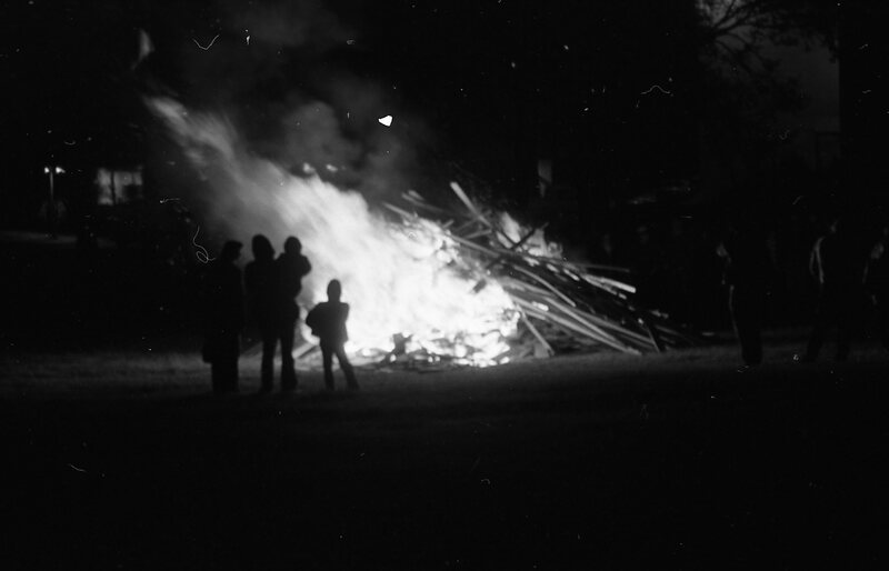 1983 Homecoming Bonfire 02