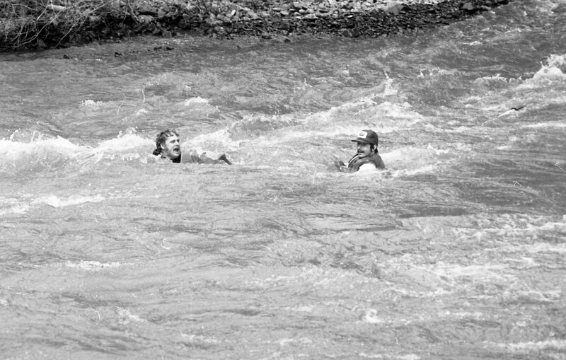 1984 Raft Race, Floating 04