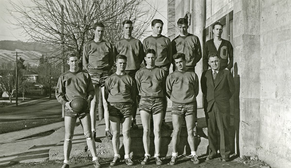 1935 Basketball Squad 2
