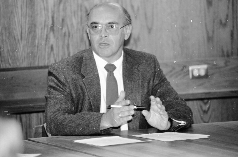 1987 Meeting, Signing 05