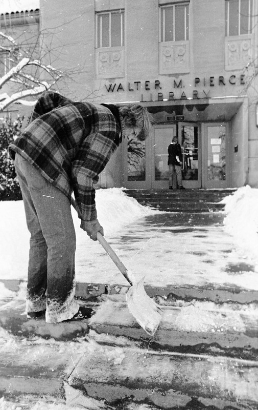 1974 Student, Shoveling Snow 08